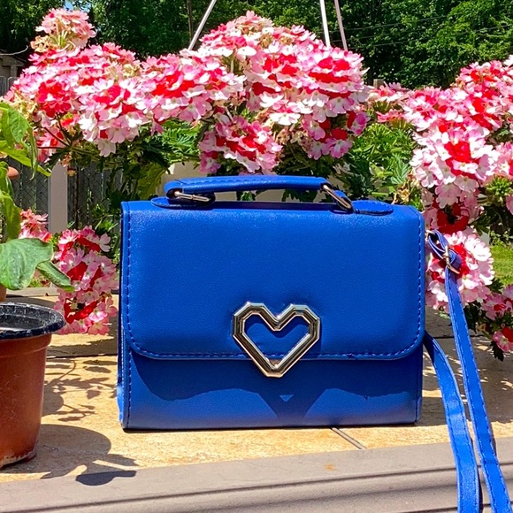 Unbranded Blue Bag With Heart Shaped Decorative Heart Shaped Snap. - Picture 1 of 10